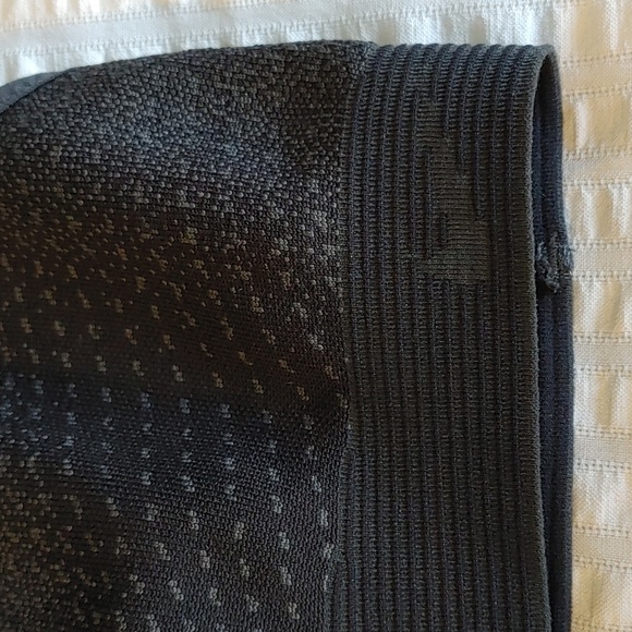 NWT Nike Swoosh Girls Youth Sports Top Medium - Picture 4 of 15